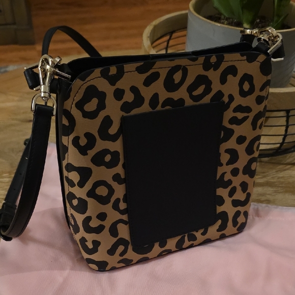 Kate Spade Darcy Tan and Black Leopard Bucket Crossbody Bag - Picture 2 of 9
